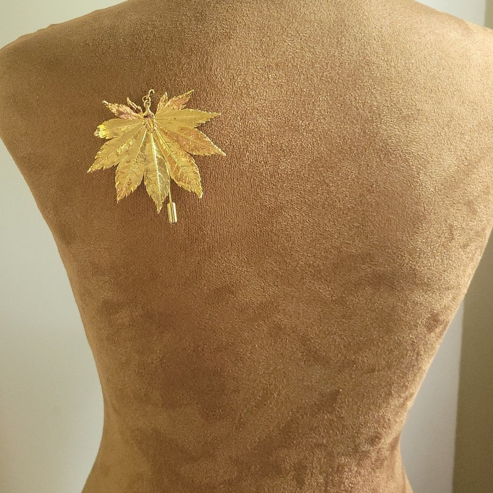 Vintage Gold Japanese Maple Leaf Stick Pin Large 2.5 Inch Leaf Cottagecore - Picture 2 of 5